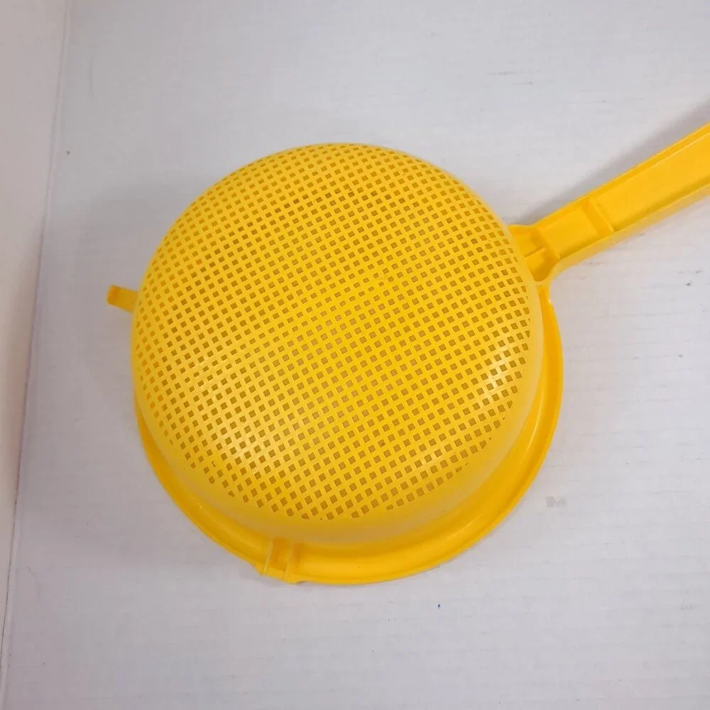 Vintage Action Ind Inc Yellow Plastic Colander Strainer Handle‎ Cheswick, PA